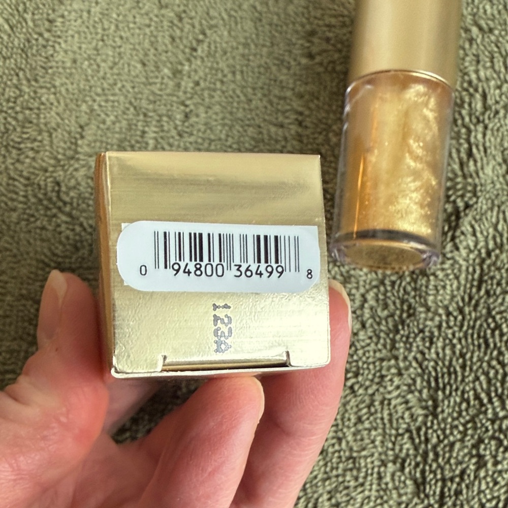 *Host Pick* Stila Cosmetic Set w/Heaven’s Dew Lip Oil & Mini Liquid Eye Shadow - Picture 4 of 9